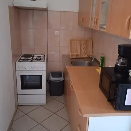 Sandra Apartment Vir