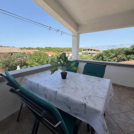Sandra Appartement Vir