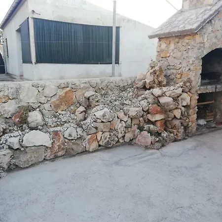 Apartment Sandra Vir